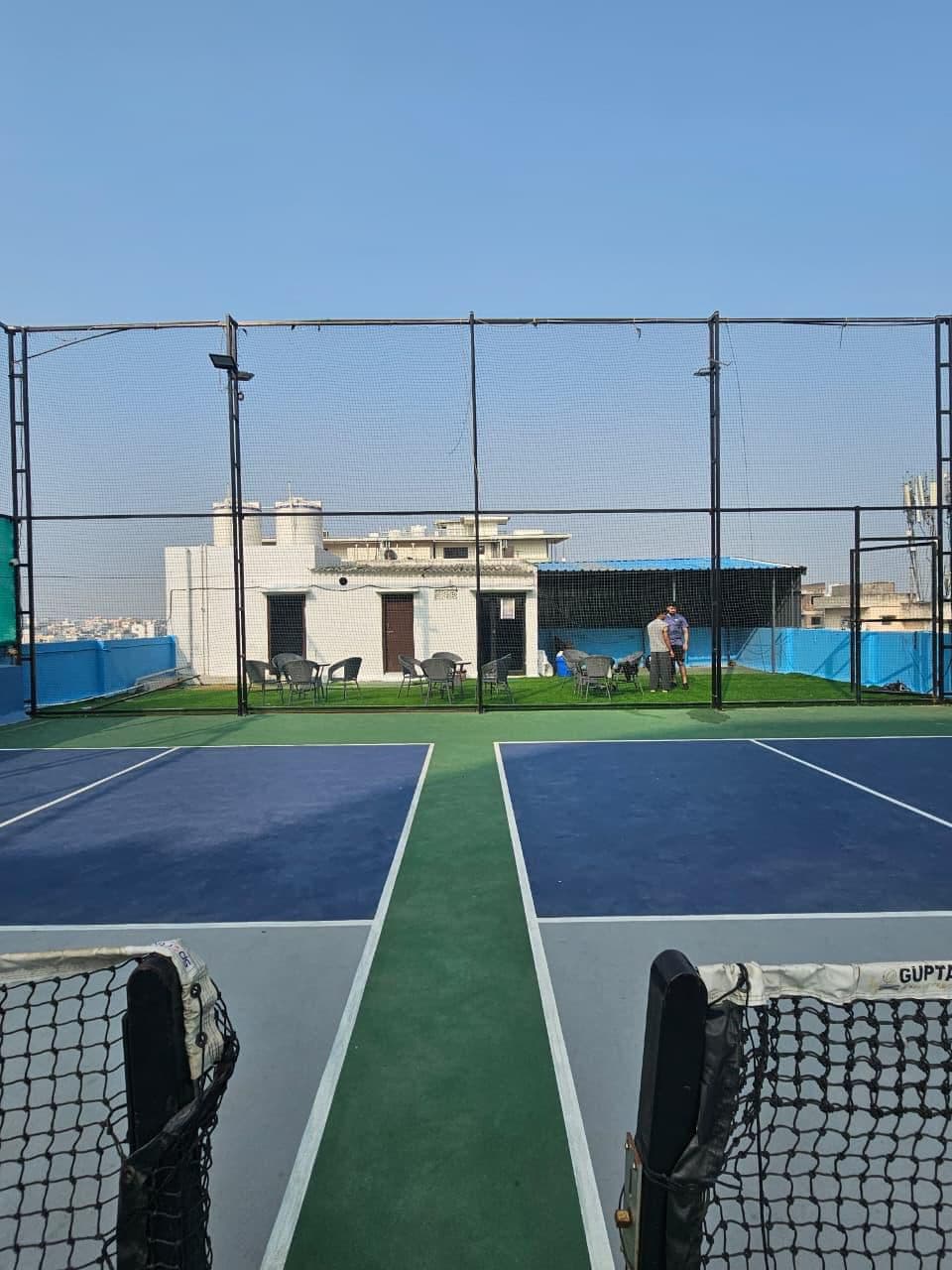 DINKRR daytime court with seating area