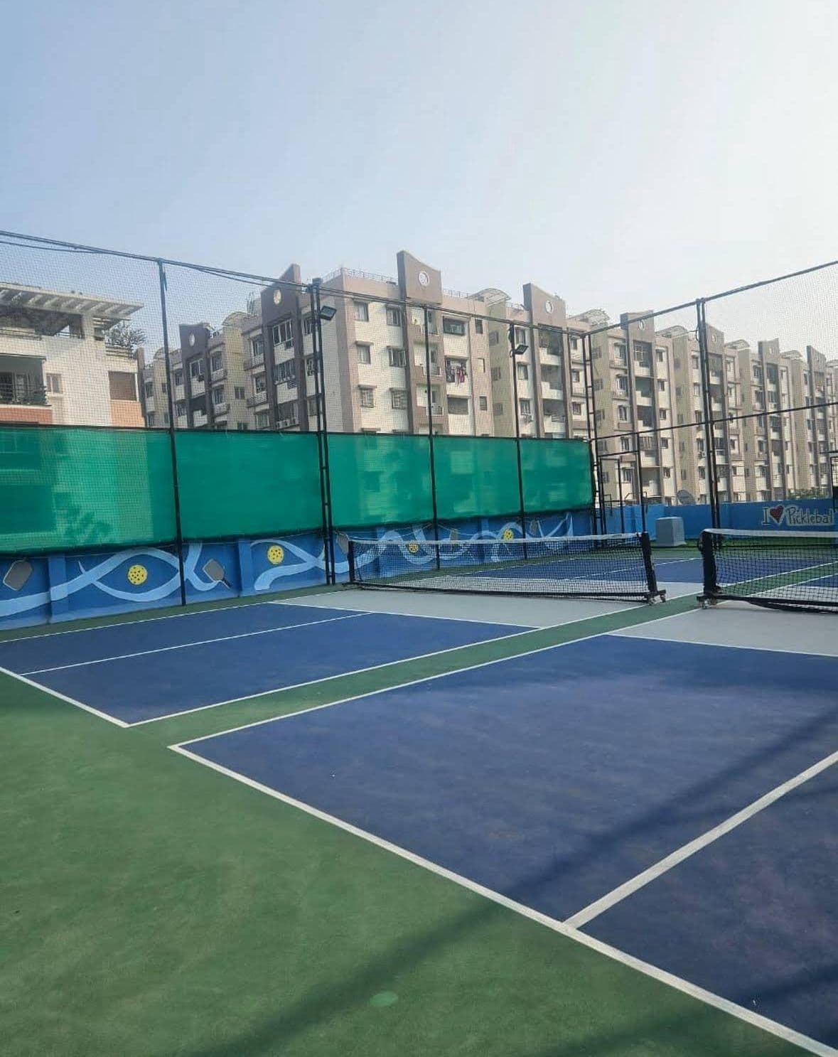 DINKRR court daytime view